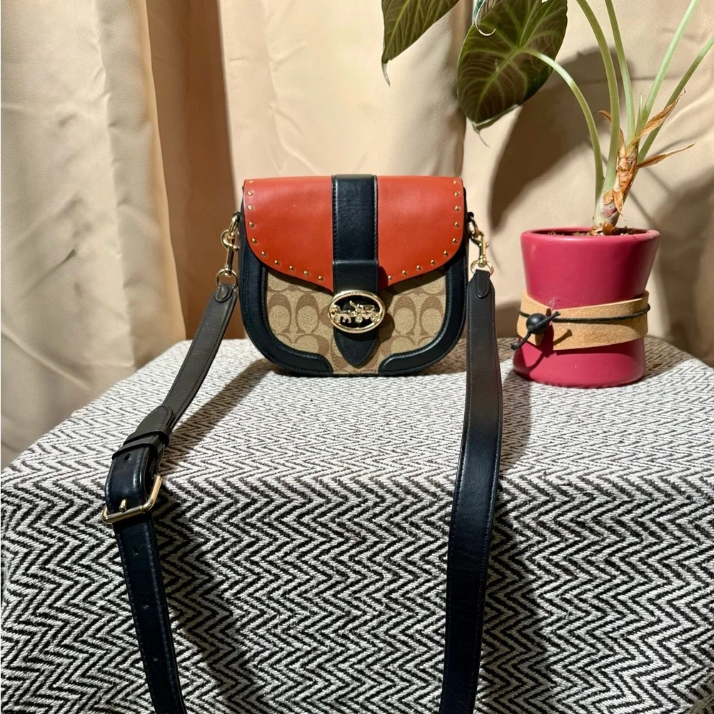 Coach Georgie Saddle Bag in Colorblock Signature Canvas & Rivets - 2021 - EUC - Picture 1 of 16